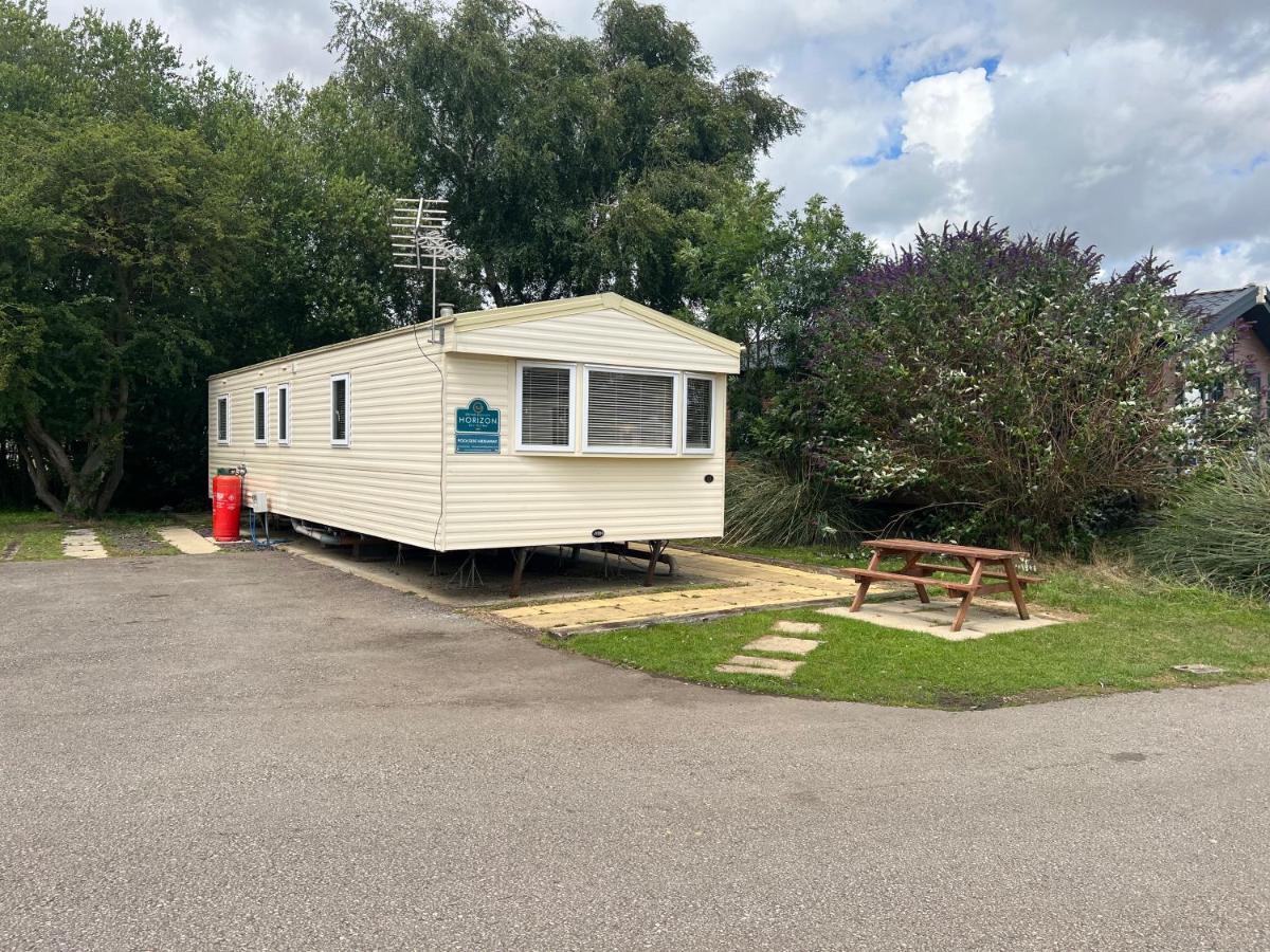 Poolside Hideaway, Tattershall Lakes Hotel Exterior photo